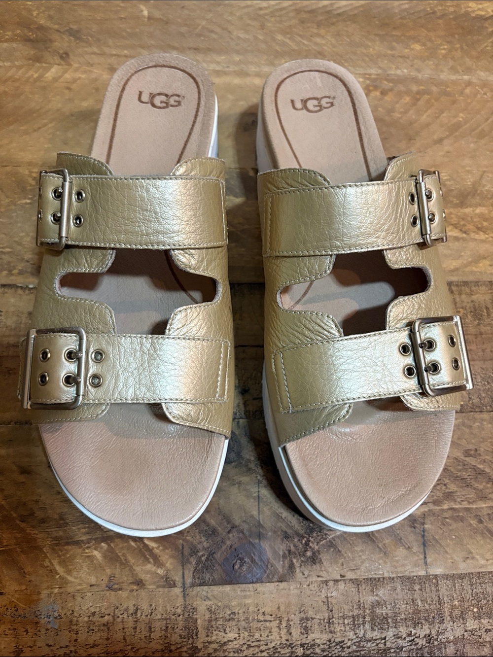 UGG Cammie Metallic Gold Leather Platform Sandals EUC